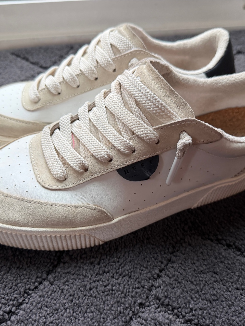 Women’s Reef Lay Day Sneakers Black and White size 9 1/2 - Picture 1 of 7